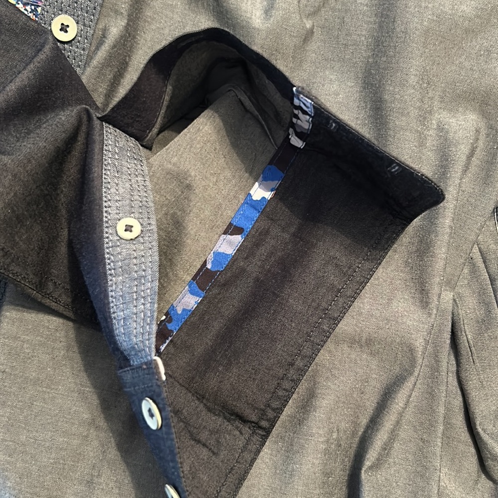 Robert Graham Tailored fit 3X Blue Chambray with Floral front - Picture 9 of 14
